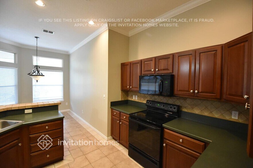 Building Photo - 893 Blackberry Ln