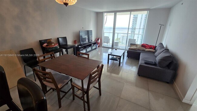 Building Photo - 1155 Brickell Bay Dr