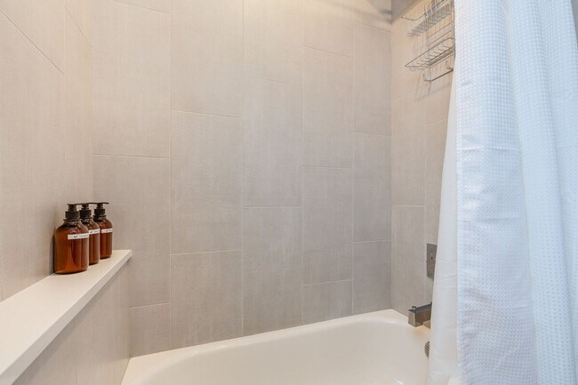 Building Photo - 2114 3rd Ave N