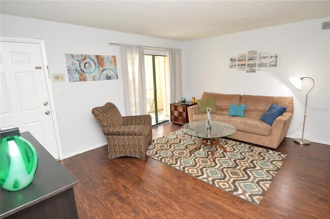 Building Photo - 8718 Mallard Reserve Dr