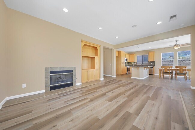 Building Photo - 82630 Redford Way