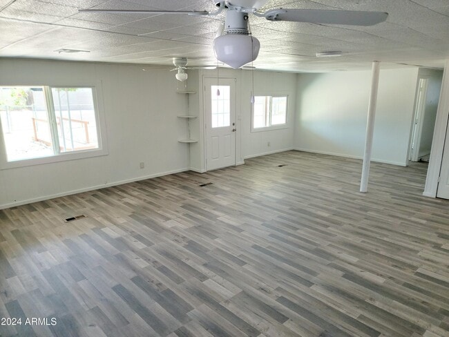 Building Photo - 2749 E Beardsley Rd