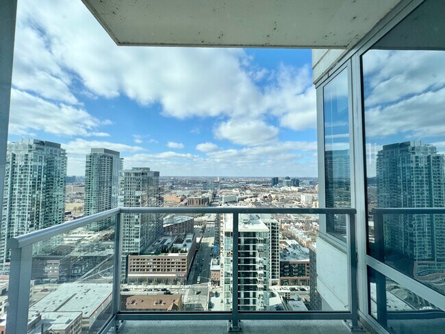 Building Photo - 1200 N La Salle Dr