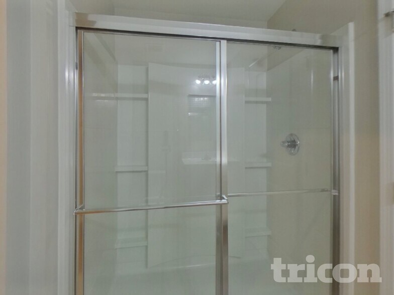 Building Photo - 137 Portchester Ln