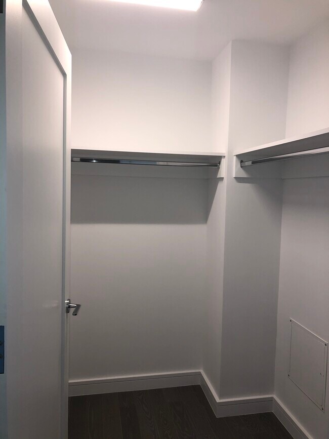 Building Photo - 30 Melrose Ter