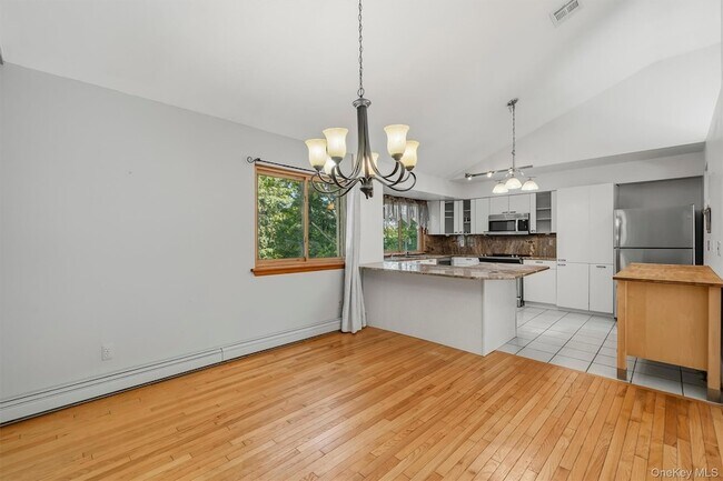 Building Photo - 383 NY-32
