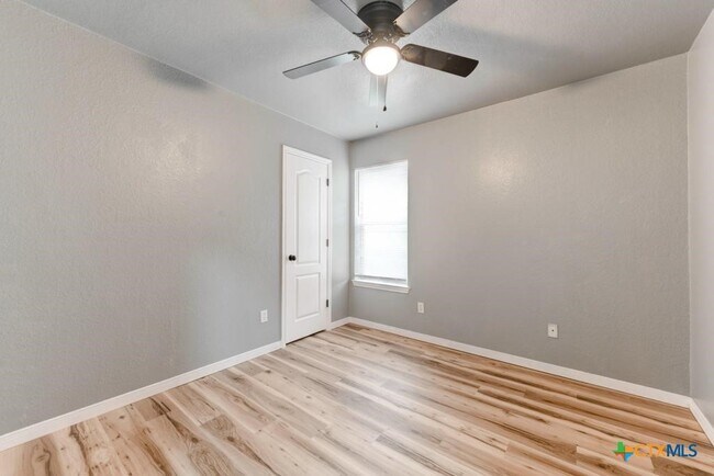 Building Photo - 2321 Terrace Dr
