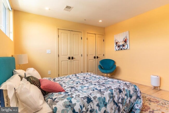 Building Photo - 1631 Montello Ave NE