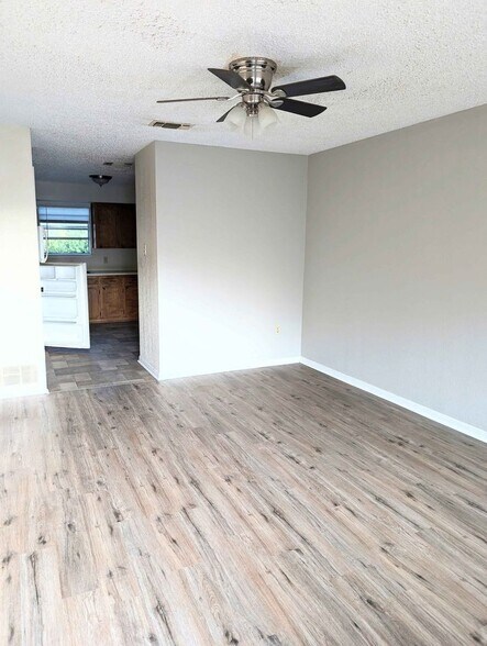 Building Photo - 401 N 4th St