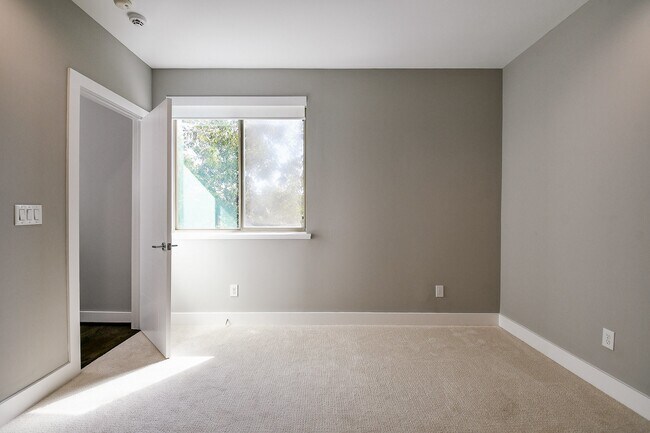 Building Photo - 3215 Garrow St