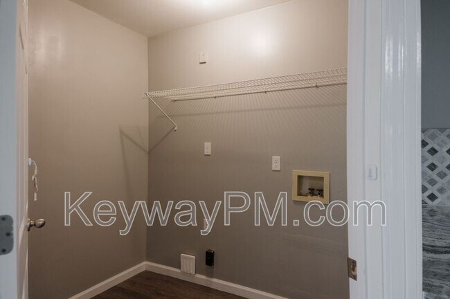 Building Photo - 4752 High Meadow Ct