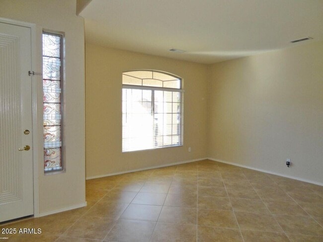 Building Photo - 1122 W Wildhorse Dr