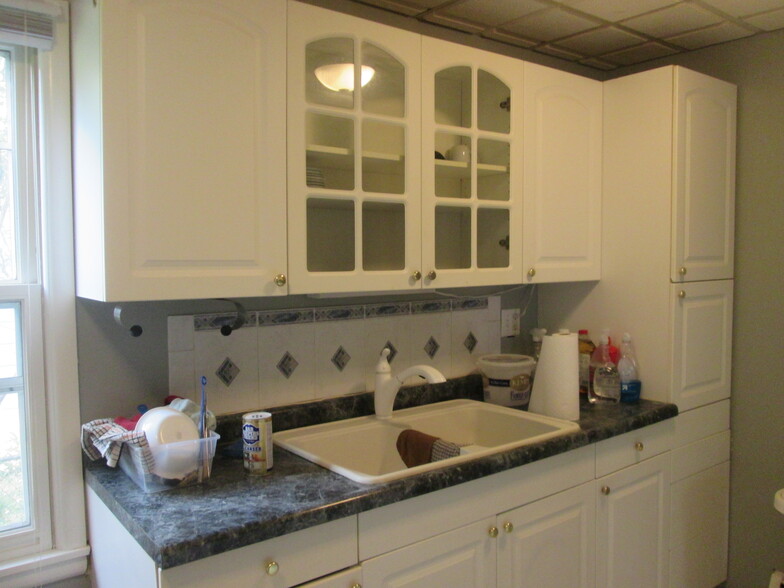 kitchen (1) - 503 N Sherman Ave