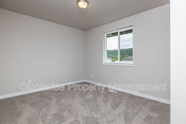 Building Photo - 108 Tacoma Ct NW