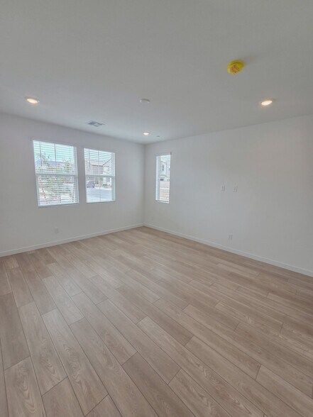 Building Photo - 152 Preston Ter Ave