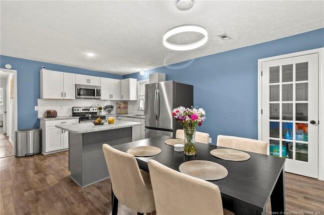 Building Photo - 5861 Columbine Rd