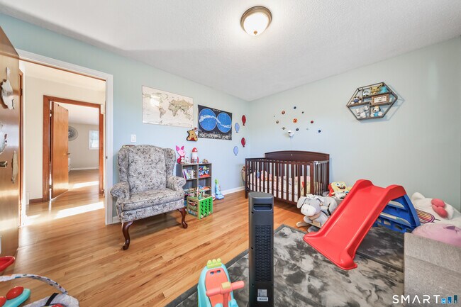 Building Photo - 41 Trout Brook Dr