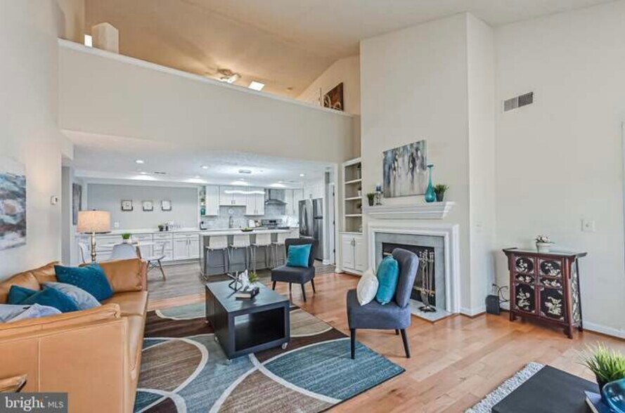 Building Photo - 12001 Ridge Knoll Dr