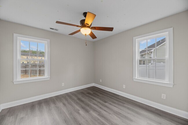 Building Photo - 108 Coree Way