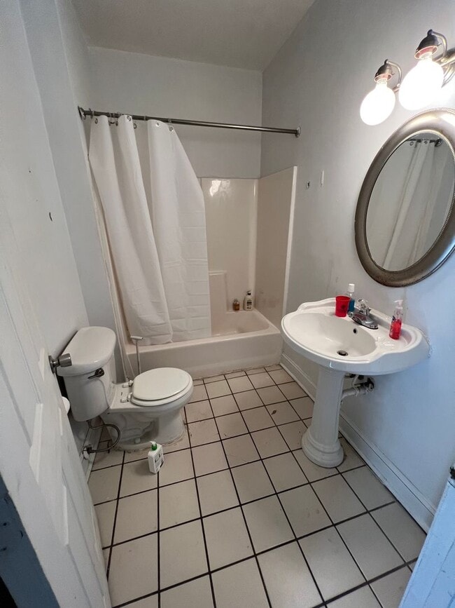 Building Photo - Very Spacious 4bdrm/2bth House on W CARY STREET in the Heart of VCU!!!