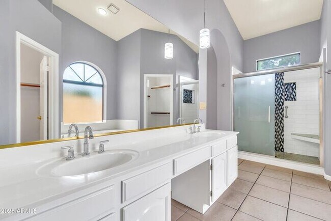 Building Photo - Stunning 4beds/2.5baths single-level home in the heart of Tempe!