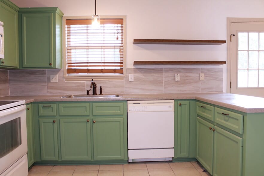 Modern Touches - 1424 Shoshoni Trl