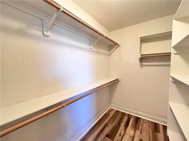 Building Photo - 4300 SW Limestone Ave