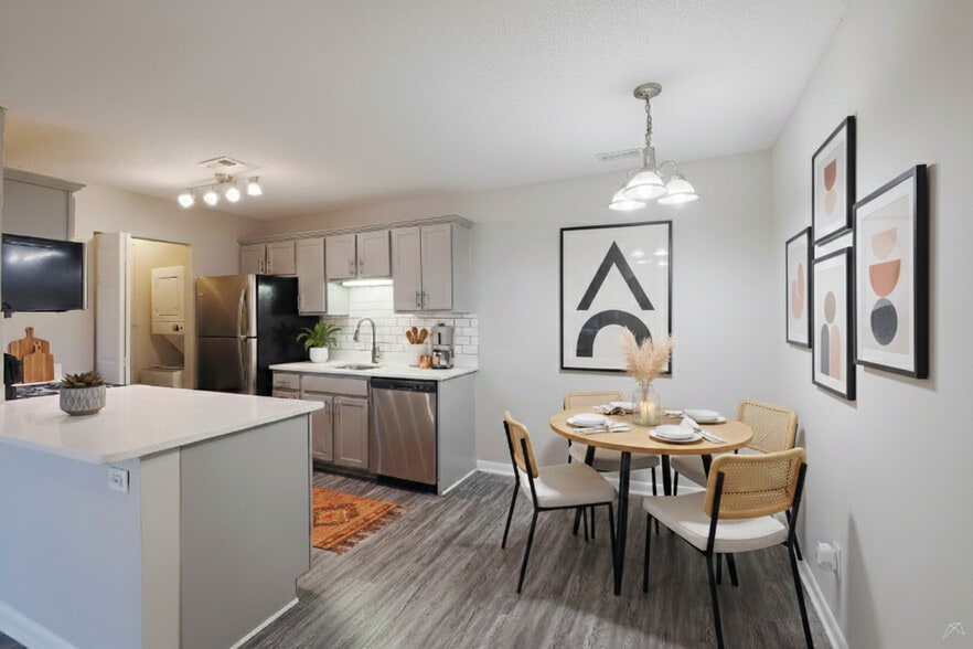 Building Photo - Triangle Park Apartments