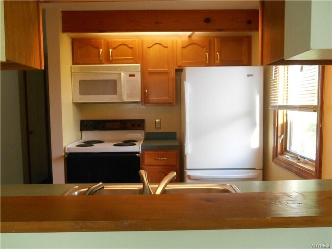 Building Photo - 11 Beacon Park