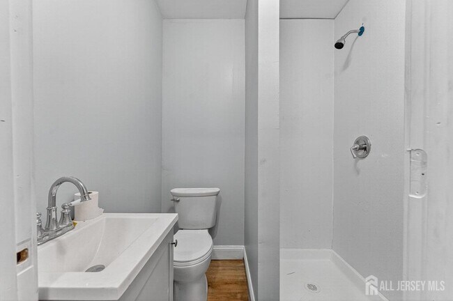 Building Photo - 11 N Willow St