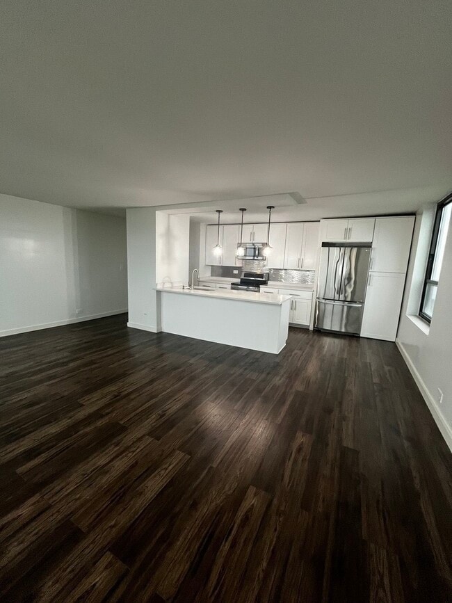 Building Photo - 5100 N Marine Dr
