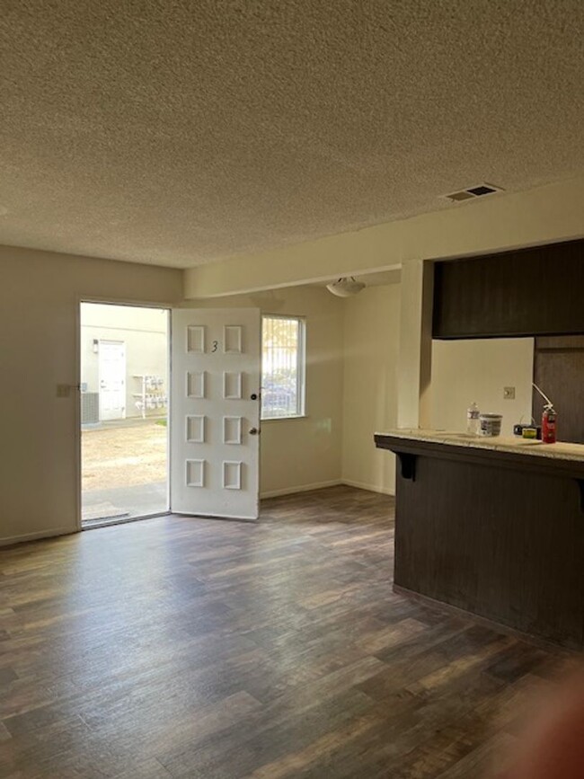Building Photo - North Davis condo