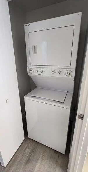 Building Photo - 90 SW 3rd St