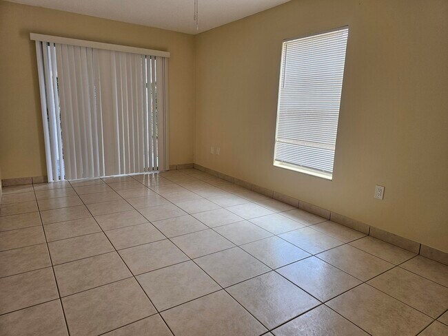 Building Photo - 5836 S 37th Ct