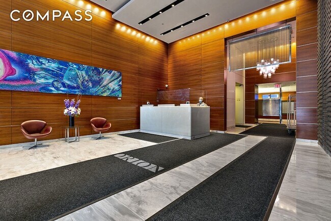 Building Photo - 350 W 42nd St