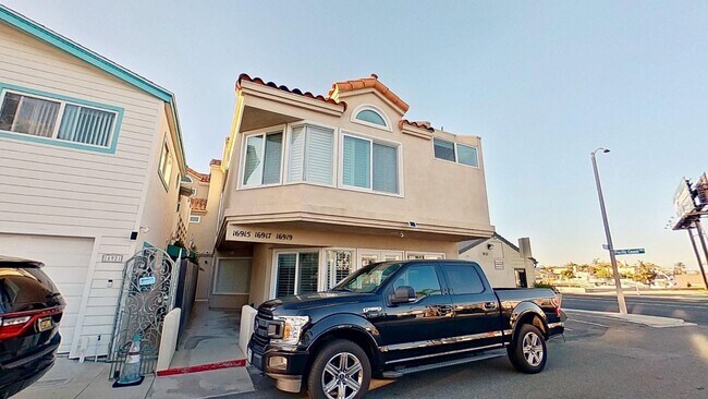 Building Photo - 16917 10th St