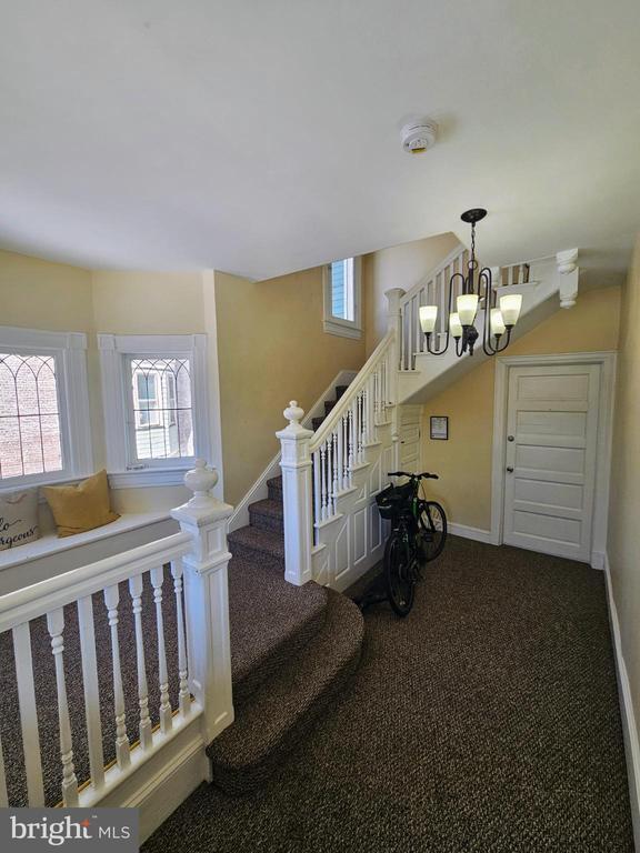 Building Photo - 912 Riverside Ave.