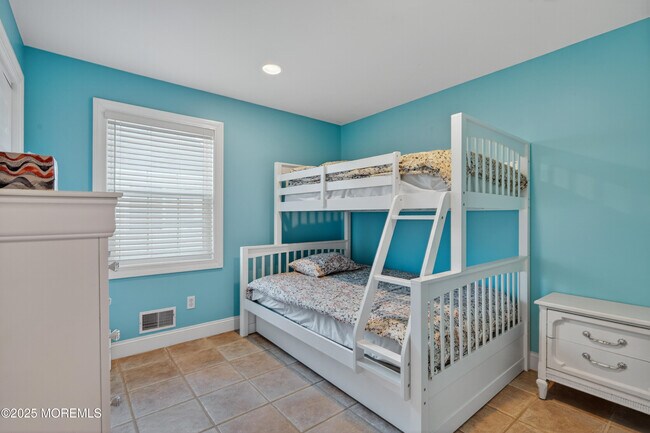 Building Photo - B19 Haddonfield Ave