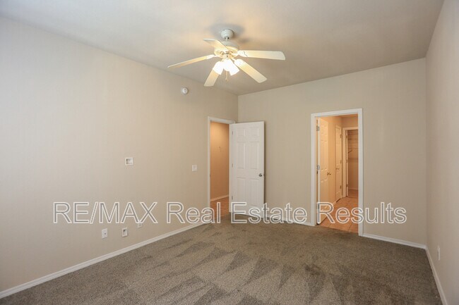 Building Photo - 3509 SW Deerfield Blvd