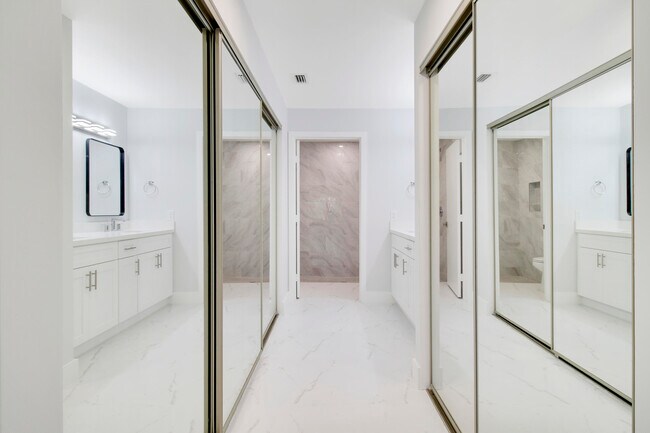 Building Photo - 8055 Sweetbriar Way