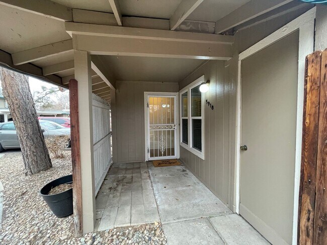 Building Photo - 5918 S Willow Way