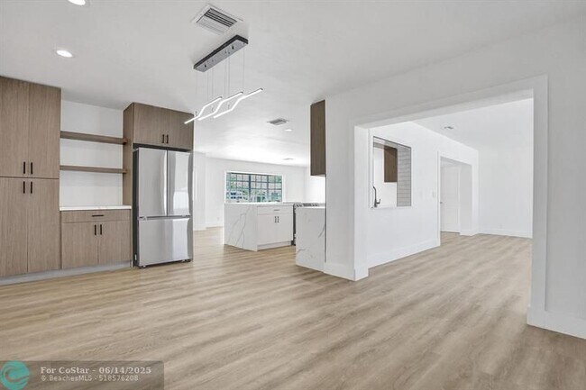 Building Photo - 4751 NE 29th Ave