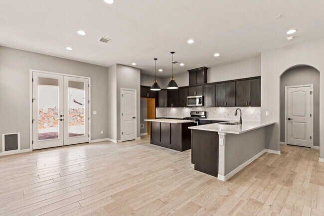 Building Photo - 13591 Hazlewood St