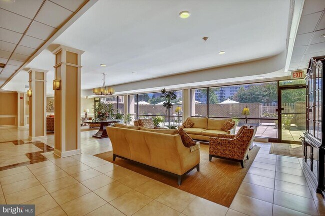 Building Photo - 6800 Fleetwood Rd