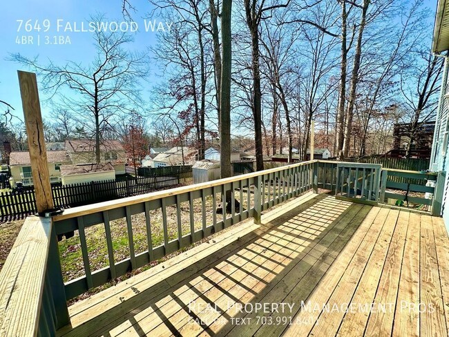Building Photo - 7649 Fallswood Way