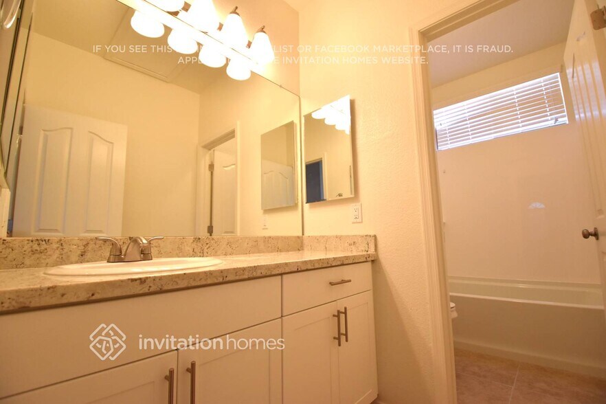 Building Photo - 4162 S Ponderosa Dr