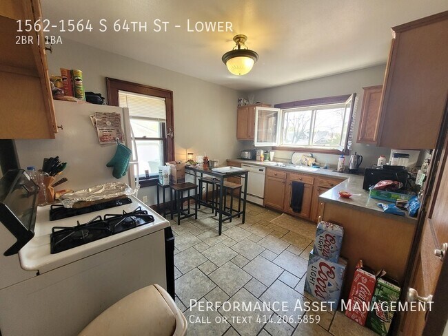 Building Photo - 1562-1564 S 64th St-Lower