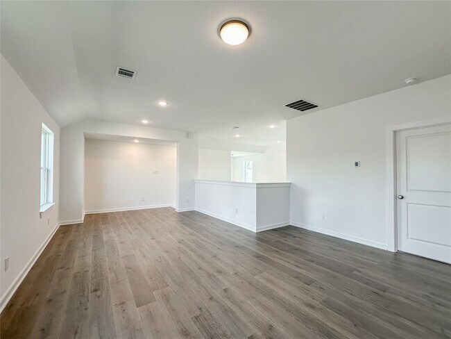 Building Photo - 541 Sand Branch Dr