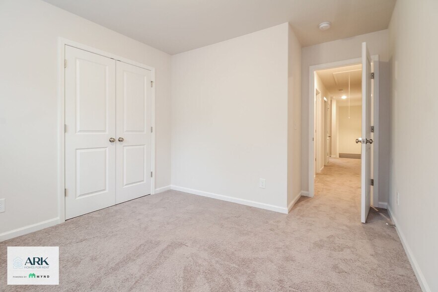 Building Photo - 6 Oak Rose Dr