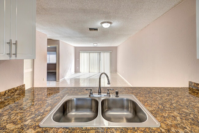 Building Photo - 858 Crystal Lake Dr